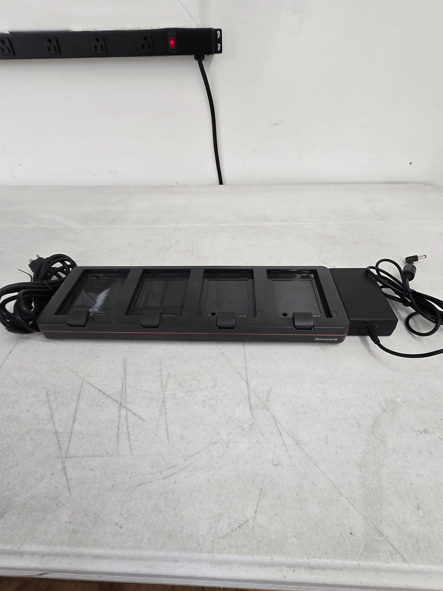Honeywell CT40 Quad Battery Charger (P/N: CT40-QBC-1)